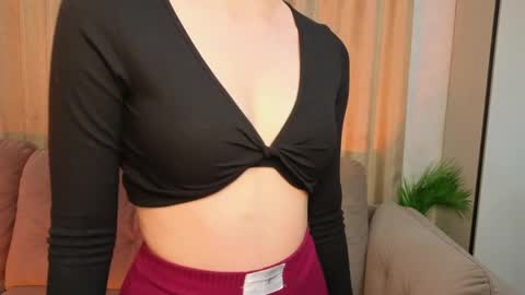 Snapshot of sweet_lynx chatting on April 2026 04:30:02 PM Lana online show from April 2026 04:30:02 PM