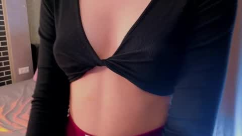 Snapshot of sweet_lynx chatting on April 2026 05:18:01 PM Lana online show from April 2026 05:18:01 PM