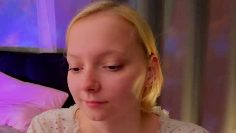 Snapshot of sweet_lynx chatting on May 2026 05:07:02 PM Lana online show from May 2026 05:07:02 PM