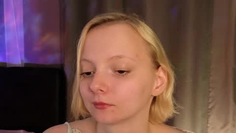 Snapshot of sweet_lynx chatting on May 2026 05:20:02 PM Lana online show from May 2026 05:20:02 PM
