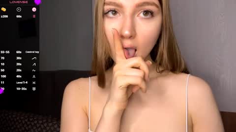 Snapshot of sweet_meaw chatting on April 2026 03:44:02 AM Michelle online show from April 2026 03:44:02 AM