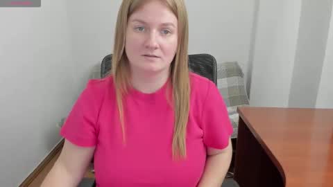 Mila online show from October 2025 04:57:02 PM