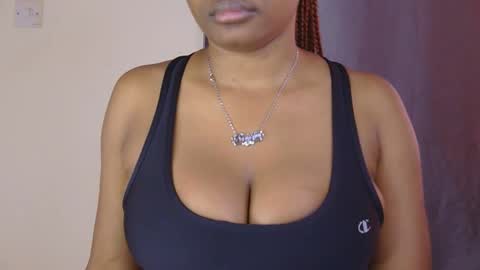 Snapshot of sweet_miah12 chatting on March 2026 06:36:01 AM Queen debby online show from March 2026 06:36:01 AM
