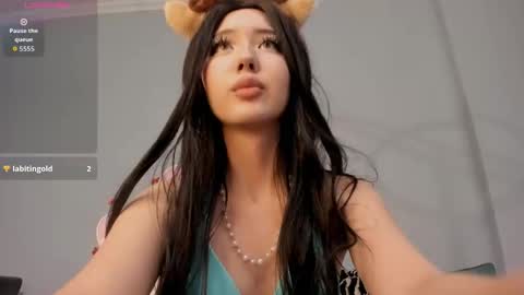 Snapshot of sweet_mikasa chatting on December 2025 05:28:02 PM Mikasa online show from December 2025 05:28:02 PM