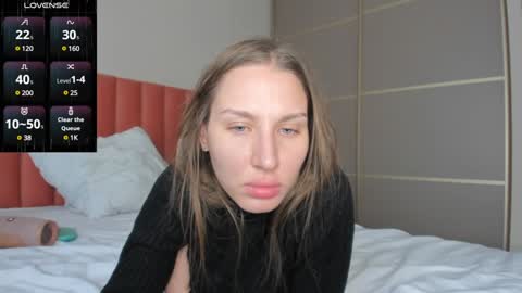 Snapshot of sweet_miss381 chatting on December 2024 08:00:02 AM Sofi online show from December 2024 08:00:02 AM