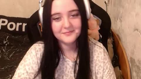 Snapshot of sweet_my_dream chatting on October 2025 01:12:01 PM sweet_my_dream online show from October 2025 01:12:01 PM