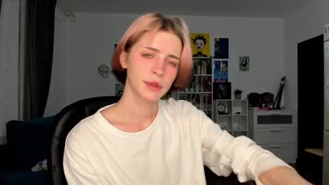 Snapshot of sweet_peach__ chatting on March 2026 07:07:01 PM kira online show from March 2026 07:07:01 PM