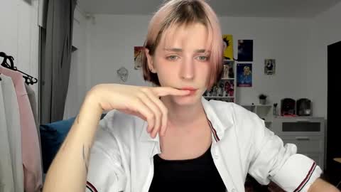 Snapshot of sweet_peach__ chatting on March 2026 07:09:01 PM kira online show from March 2026 07:09:01 PM