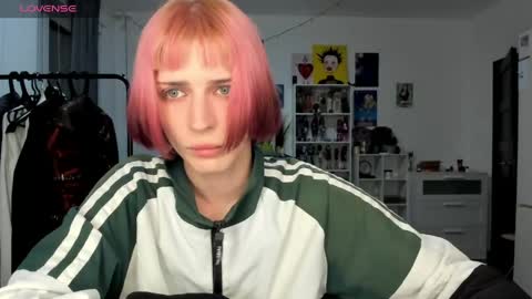 Snapshot of sweet_peach__ chatting on April 2026 05:53:02 PM kira online show from April 2026 05:53:02 PM