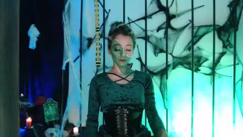 Penny  online show from November 2025 12:01:02 AM