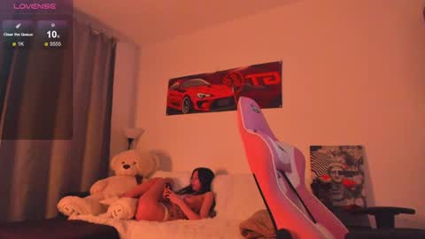 Ashley online show from January 2025 08:35:02 PM