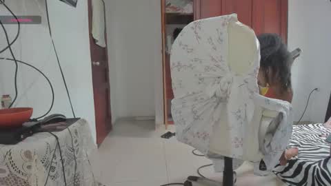 sweet_robyn online show from October 2025 08:20:01 PM