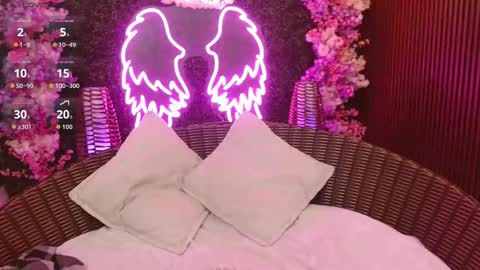 Roxanee online show from January 2026 01:38:02 PM