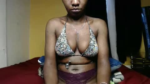 ellanah Tracie online show from March 2025 06:05:01 AM