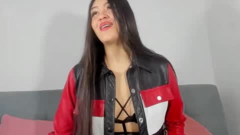 sweet_sophie_7 online show from January 2025 03:58:01 PM