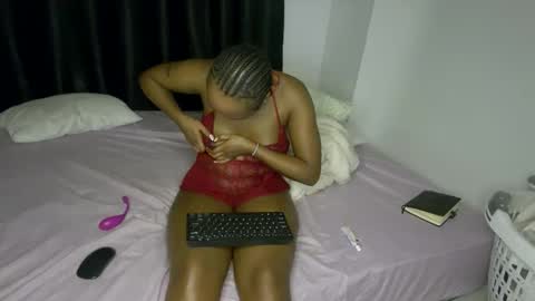 Snapshot of sweet_spoon chatting on February 2026 06:35:01 PM Nina online show from February 2026 06:35:01 PM