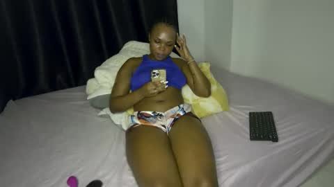 Snapshot of sweet_spoon chatting on February 2026 07:12:02 PM Nina online show from February 2026 07:12:02 PM