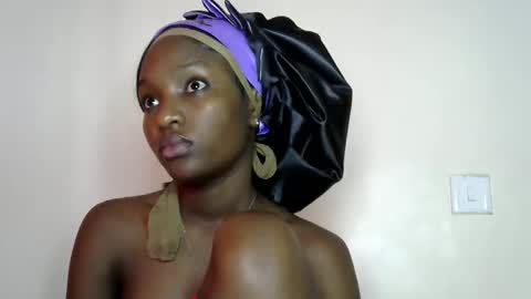 sweet_strawberina online show from May 2026 06:20:01 AM