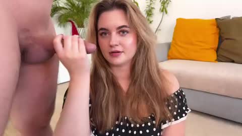 Snapshot of sweet_sugar87 chatting on April 2026 04:11:02 PM ViolaandVince online show from April 2026 04:11:02 PM