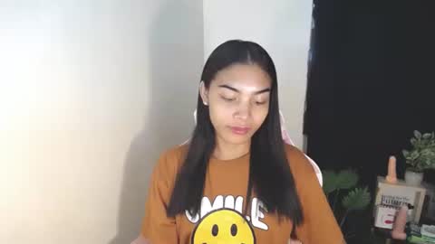 Snapshot of sweet_trishaxx chatting on November 2025 02:52:02 PM Trisha online show from November 2025 02:52:02 PM