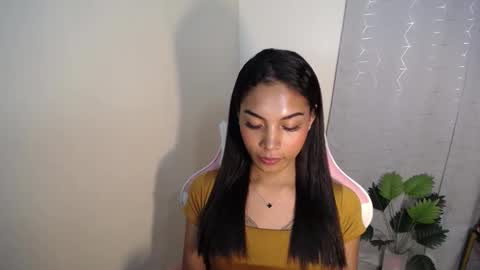 Snapshot of sweet_trishaxx chatting on December 2025 10:25:01 PM Trisha online show from December 2025 10:25:01 PM