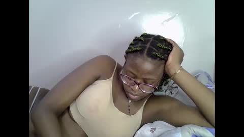 Snapshot of sweet_zarah chatting on May 2026 01:56:02 AM sweet_zarah online show from May 2026 01:56:02 AM