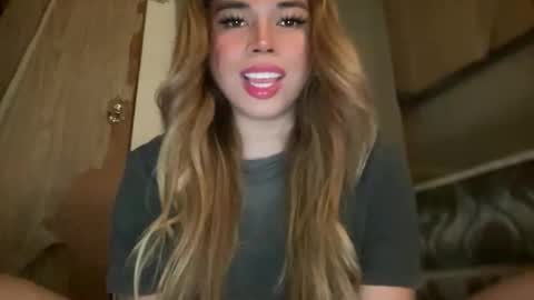 Snapshot of sweetalexa19 chatting on May 2026 10:22:02 AM alexa your one and only queen online show from May 2026 10:22:02 AM