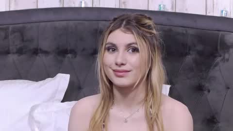 Snapshot of sweetanisia chatting on April 2026 05:20:02 PM Anisia online show from April 2026 05:20:02 PM