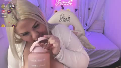 Andrea  online show from September 2025 05:20:01 AM