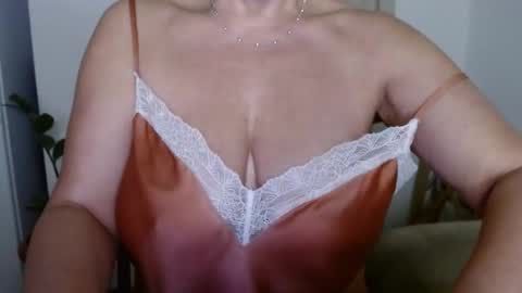 Snapshot of sweetberryxxx chatting on February 2025 12:37:02 AM Diana online show from February 2025 12:37:02 AM