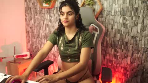 Snapshot of sweetbonii chatting on February 2026 10:03:02 PM Salom independent model online show from February 2026 10:03:02 PM