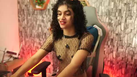 Salom independent model online show from April 2026 07:50:02 PM