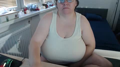 Sweetboobs85h online show from November 2025 07:35:02 AM
