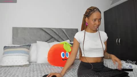 Tell me Salome  online show from October 2025 07:48:01 PM