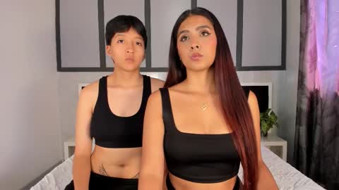 Snapshot of sweetcoupple chatting on November 2025 08:19:01 PM Eva Short hair girl - Victoria Long red hair online show from November 2025 08:19:01 PM