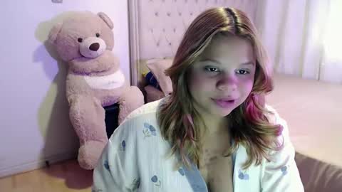 Cristal online show from November 2025 06:21:01 PM