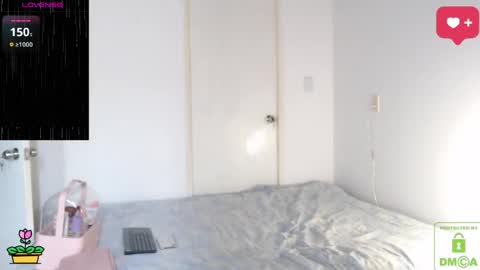 Snapshot of sweetdesires_ chatting on April 2026 05:26:01 PM online show from April 2026 05:26:01 PM