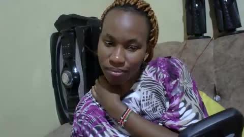 sweetdiva2012 online show from September 2025 04:39:01 PM