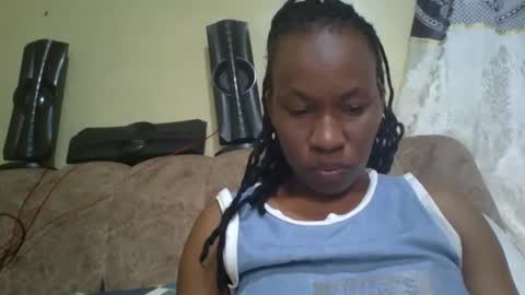 sweetdiva2012 online show from December 2025 04:52:01 AM