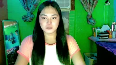 Snapshot of sweetgirl_kathy chatting on April 2026 05:37:01 PM Kathy online show from April 2026 05:37:01 PM