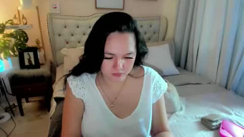 Layla online show from March 2026 05:14:02 AM