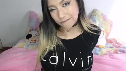 Snapshot of sweethotsin_sexy69 chatting on October 2025 01:53:02 AM online show from October 2025 01:53:02 AM