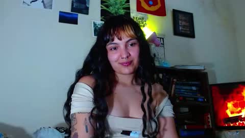 Snapshot of sweetie_maryy chatting on February 2025 09:49:01 PM Maria my insta sweetie maryy online show from February 2025 09:49:01 PM