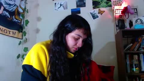 Snapshot of sweetie_maryy chatting on February 2025 05:15:01 AM Maria my insta sweetie maryy online show from February 2025 05:15:01 AM