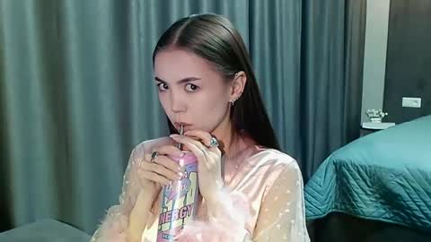 sweetieee_kira online show from November 2025 09:24:01 PM