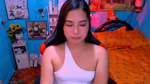 Nicole online show from February 2025 06:01:02 AM