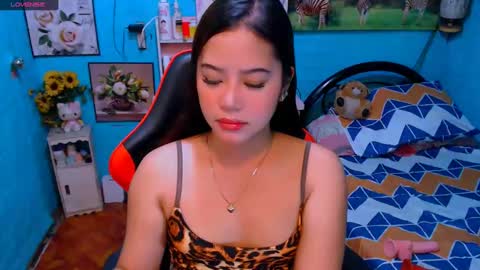 Nicole online show from March 2025 06:00:01 PM