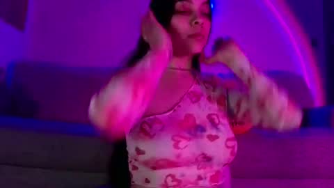 Snapshot of sweetieslikebutter chatting on January 2025 02:59:01 AM Blu Sweets online show from January 2025 02:59:01 AM