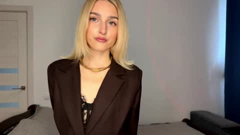 sweetilun online show from April 2026 10:46:02 AM