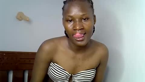 Snapshot of sweetlavie_ chatting on March 2026 02:20:02 PM Titi online show from March 2026 02:20:02 PM